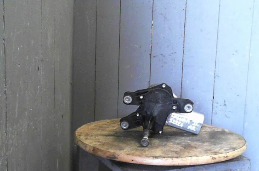Moteur essuie-glace ar gauche Renault LAGUNA II (BG0-1_) 1.9 dci (bg08, bg0g) (2001-2007) occasion