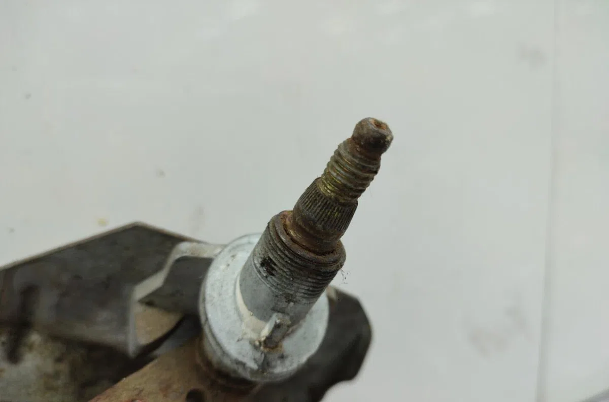 Moteur essuie-glace ar gauche RENAULT R21 PHASE 2 BREAK occasion