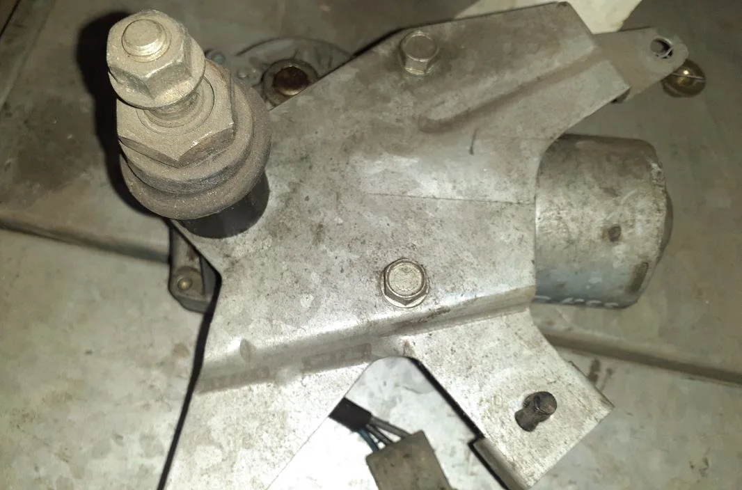 Moteur essuie-glace ar gauche Renault SUPER 5 (B-C40_) 1.1 (1989-1990) 5 portes occasion