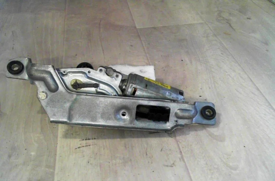 Moteur essuie-glace ar gauche Seat IBIZA II (6K1) 1.9 tdi (1996-2002) occasion