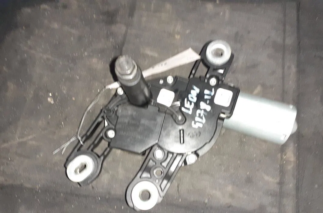 Moteur essuie-glace ar gauche Seat LEON (5F1) 1.6 tdi (2012-2020) occasion