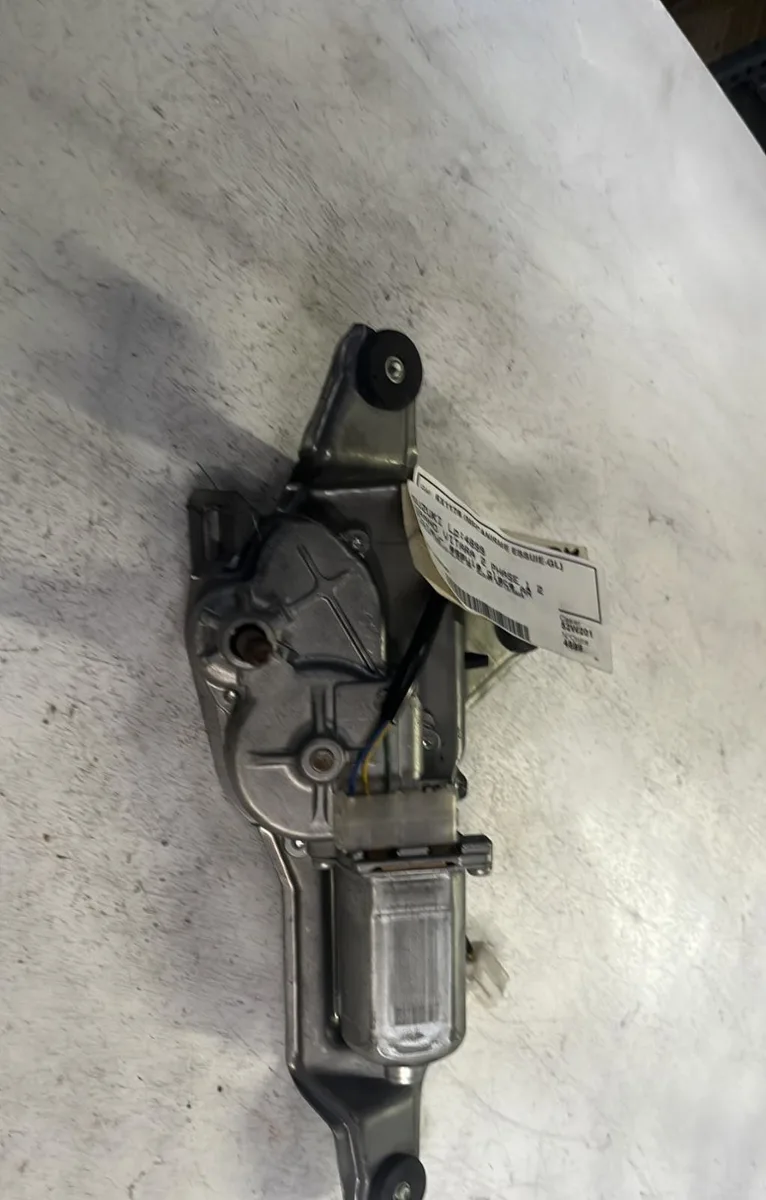 Moteur essuie-glace ar gauche Suzuki GRAND VITARA II (JT, TE, TD) 2.0 traction intégrale (td54, jb420) (2005-2015) occas