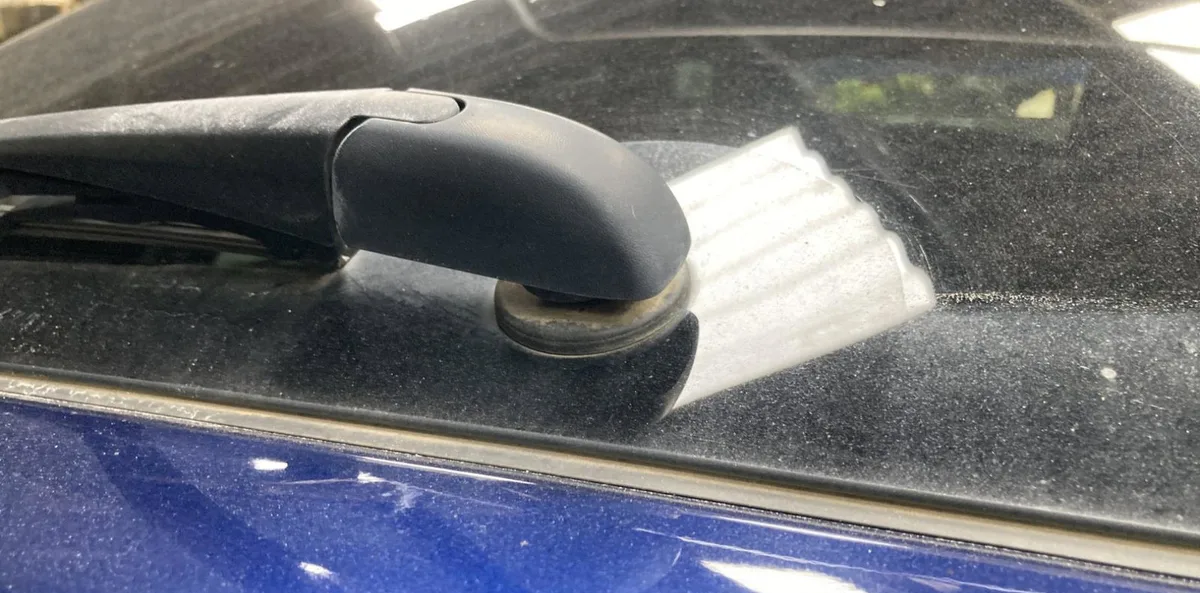 Moteur essuie-glace ar gauche TOYOTA AURIS 2 PHASE 2 BREAK occasion