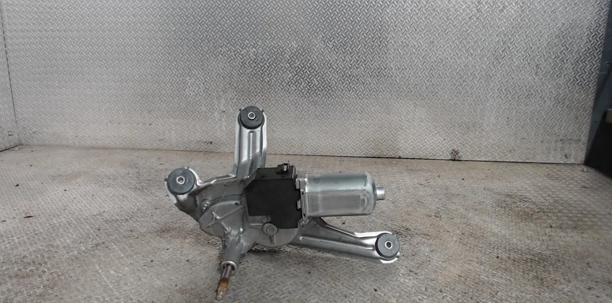 Moteur essuie-glace ar gauche TOYOTA AVENSIS 2 AVENSIS 2 PHASE 2 BREAK occasion