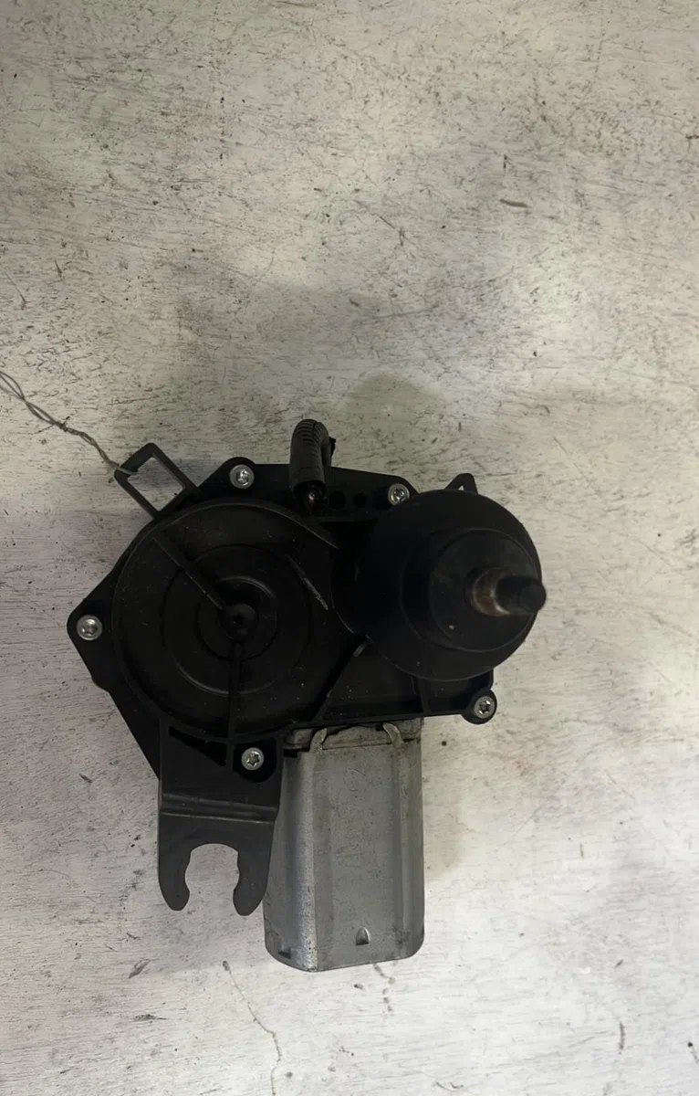Moteur essuie-glace ar gauche Toyota AYGO (_B1_) 1.0 (kgb10_) (2005-2014) 5 portes occasion