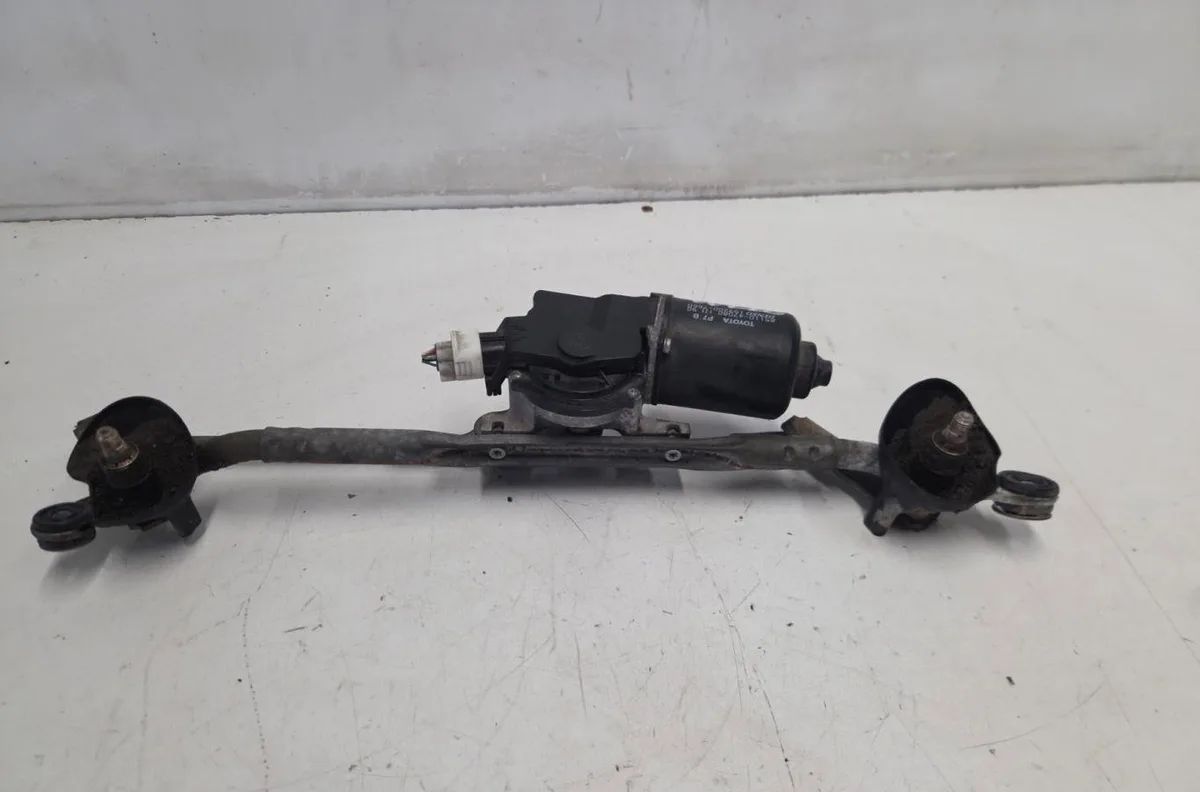 Moteur essuie-glace ar gauche TOYOTA PRIUS 2 occasion