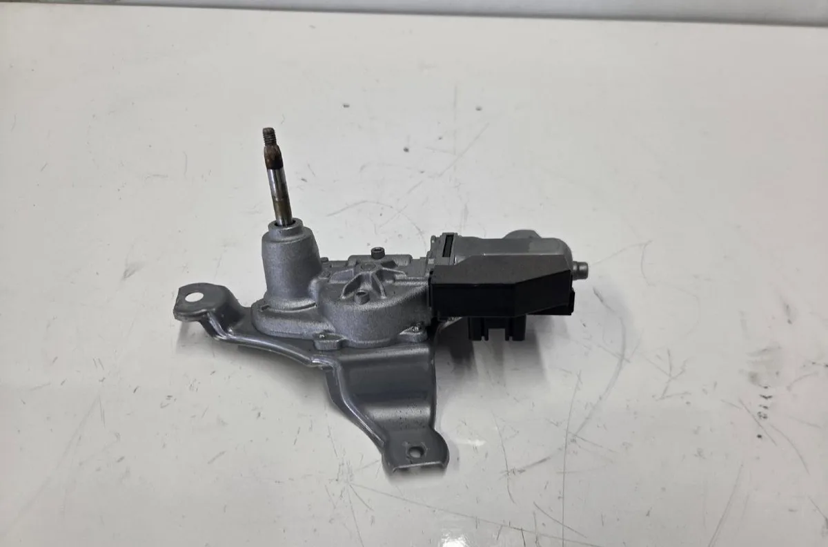 Moteur essuie-glace ar gauche TOYOTA YARIS 3 PHASE 2 occasion
