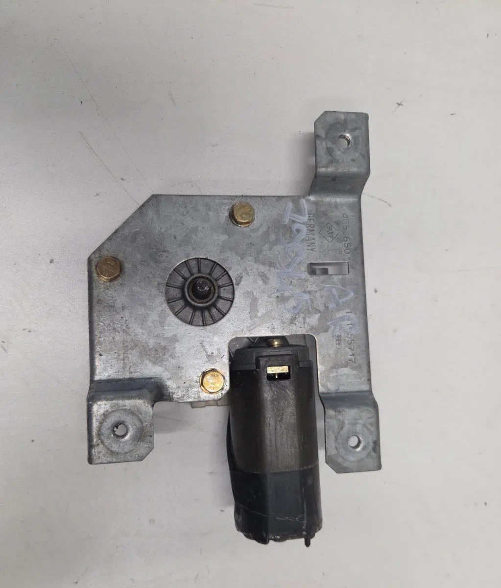 Moteur essuie-glace ar gauche VOLKSWAGEN GOLF 2 occasion