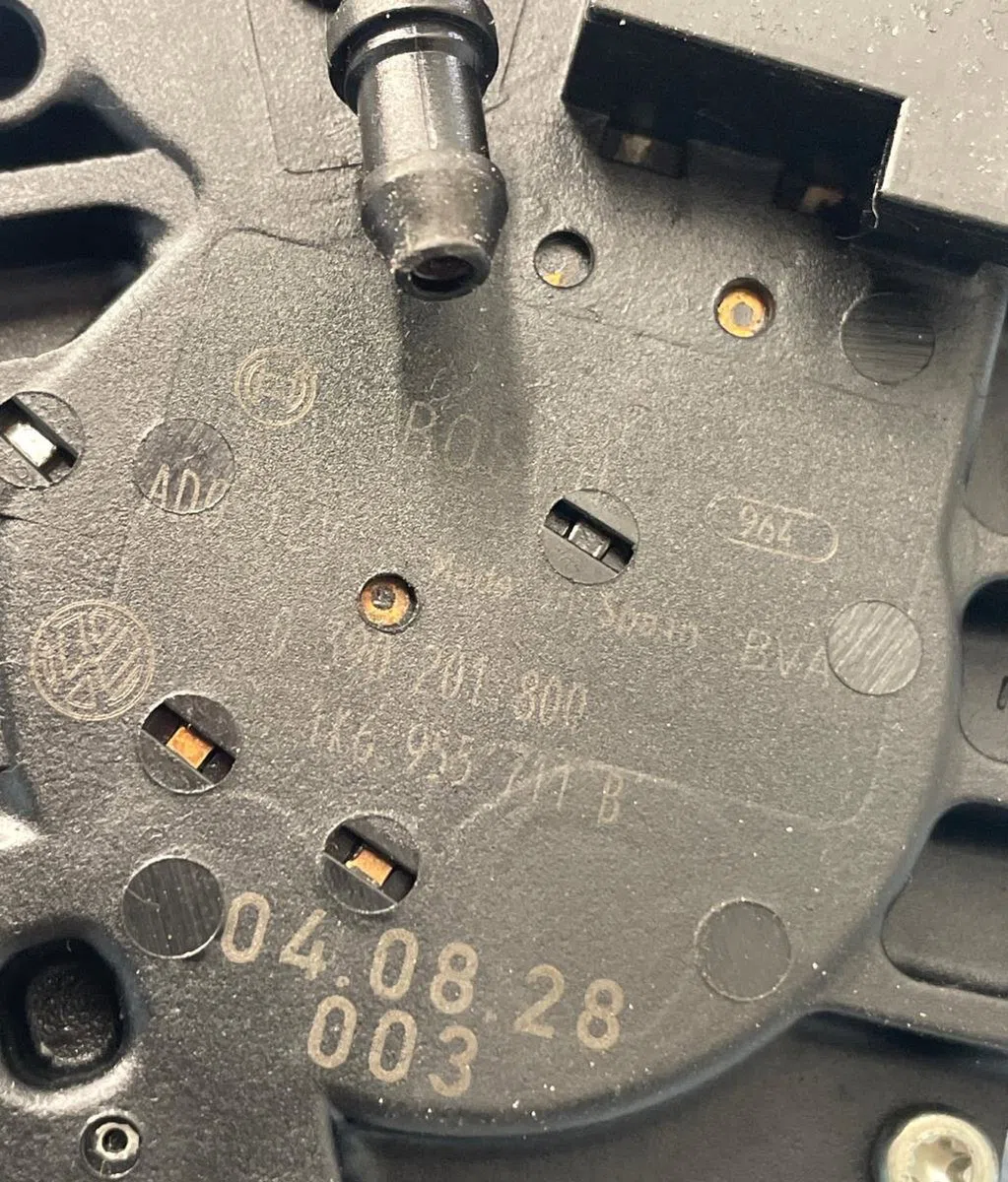 Moteur essuie-glace ar gauche Volkswagen GOLF V (1K1) 1.9 tdi (2003-2008) occasion