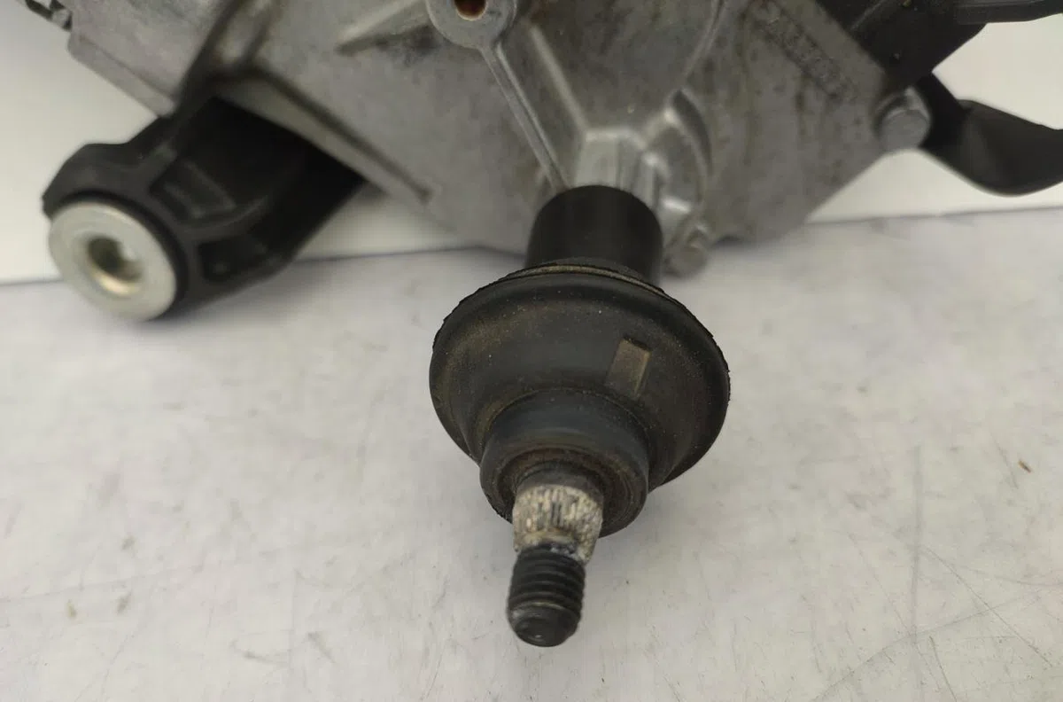 Moteur essuie-glace ar gauche VOLKSWAGEN POLO 5 PHASE 2 occasion