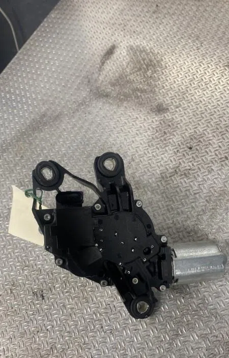Moteur essuie-glace ar gauche VOLKSWAGEN POLO 5  POLO 5 PHASE 1 occasion