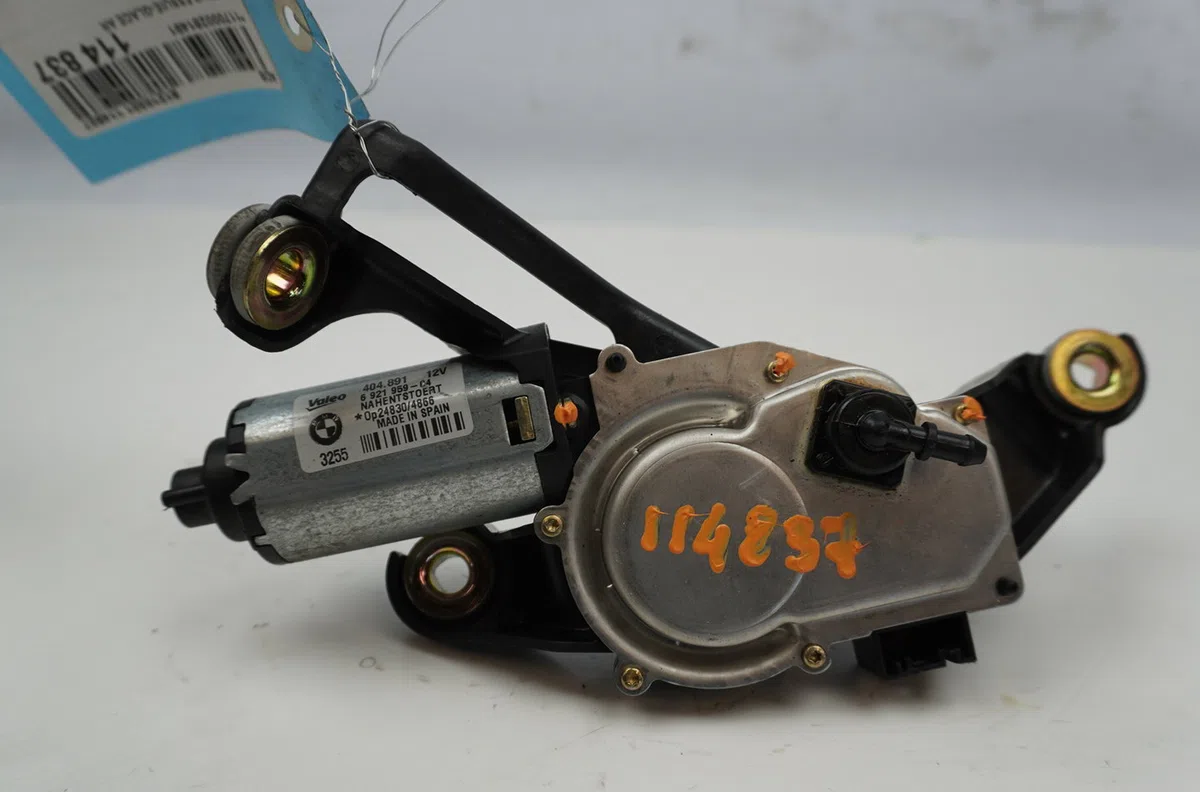 Moteur essuie-glace arrière B.M.W. SERIE 1 I 2005 occasion