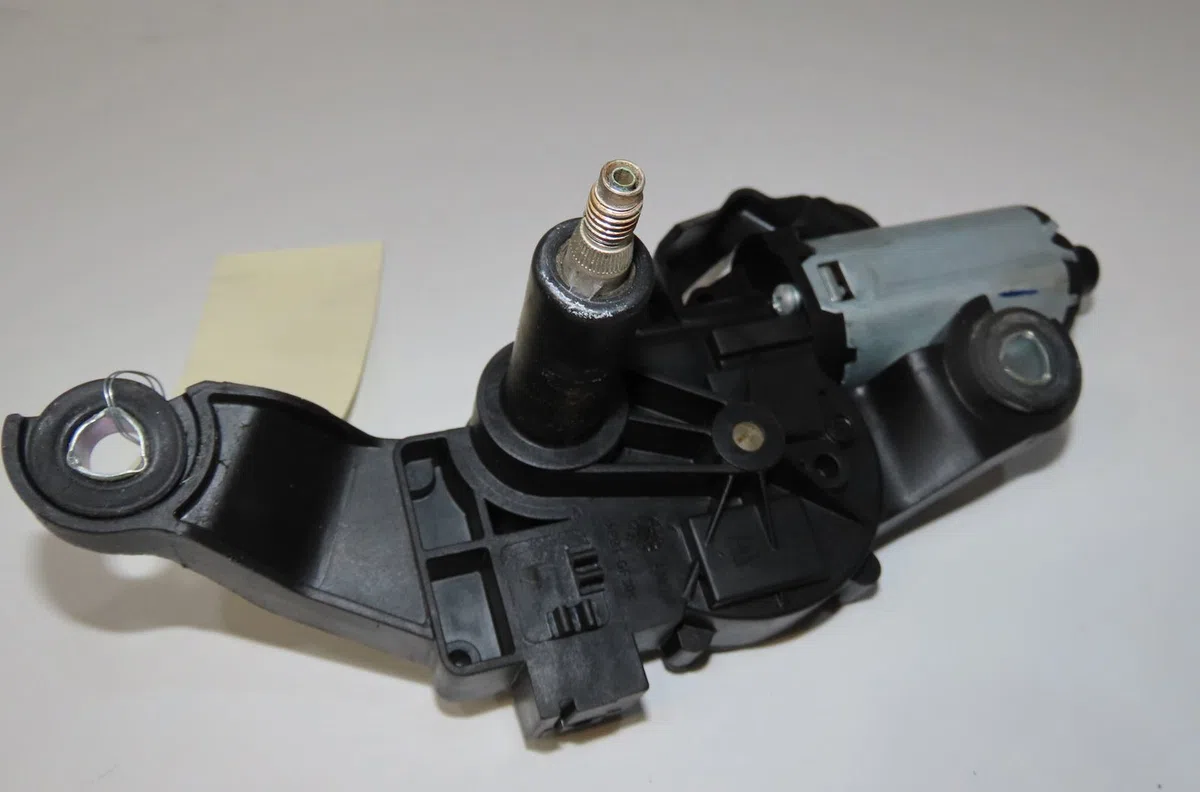 Moteur essuie-glace arrière Bmw 1 (E87) 118 d (2004-2007) 5 portes occasion