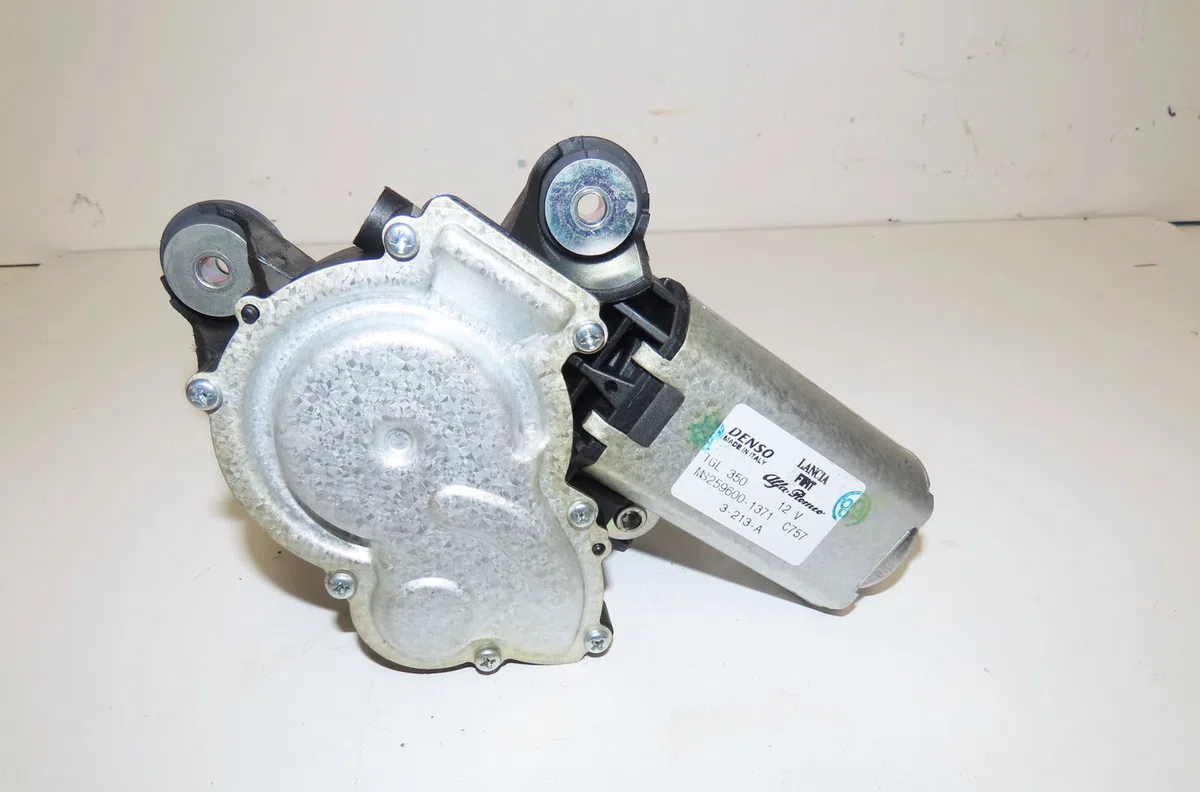 Moteur essuie-glace arrière Fiat 500 (312_) 1.2 (312axa1a) (2007) 3 portes occasion