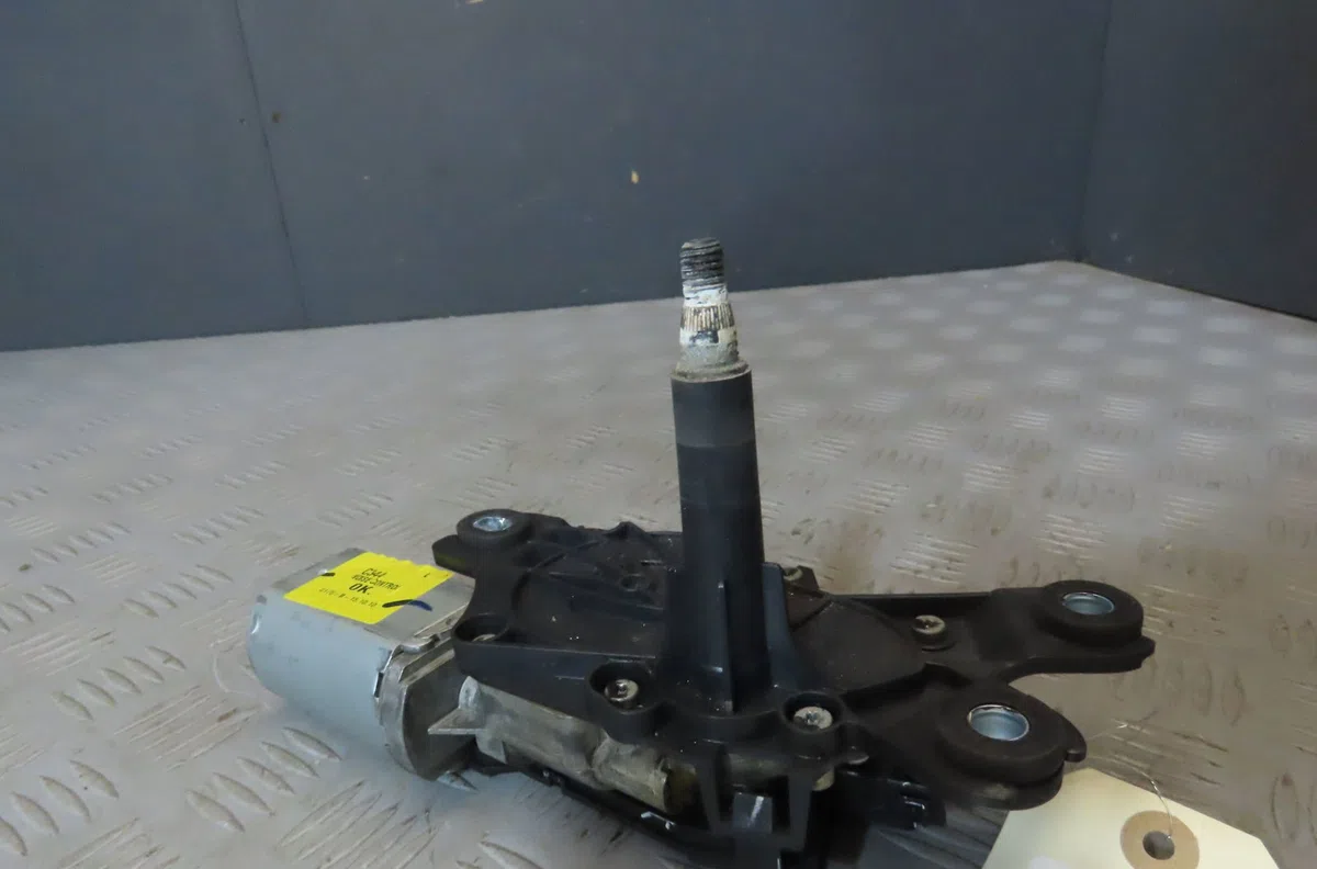 Moteur essuie-glace arrière Ford C-MAX II (DXA-CB7, DXA-CEU) 1.6 tdci (2010-2019) 5 portes occasion