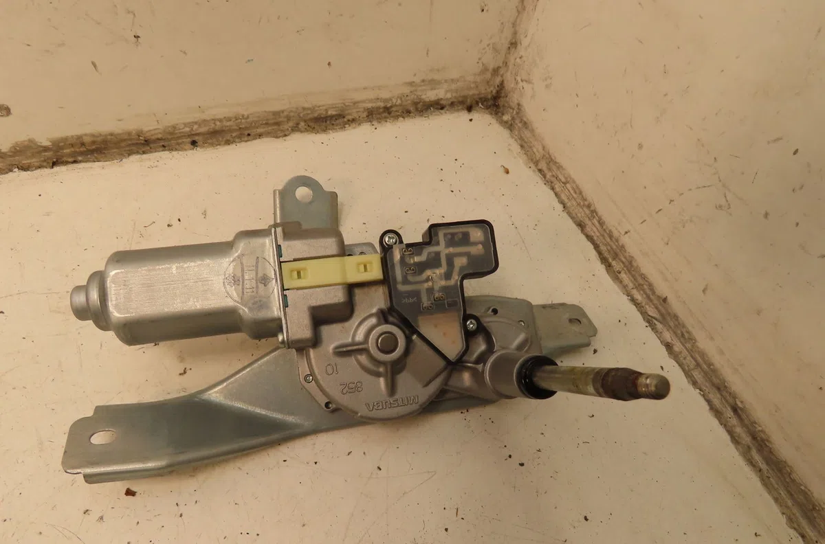 Moteur essuie-glace arrière Mazda 2 (DE_, DH_) 1.3 mzr (de3fs) (2010-2015) occasion