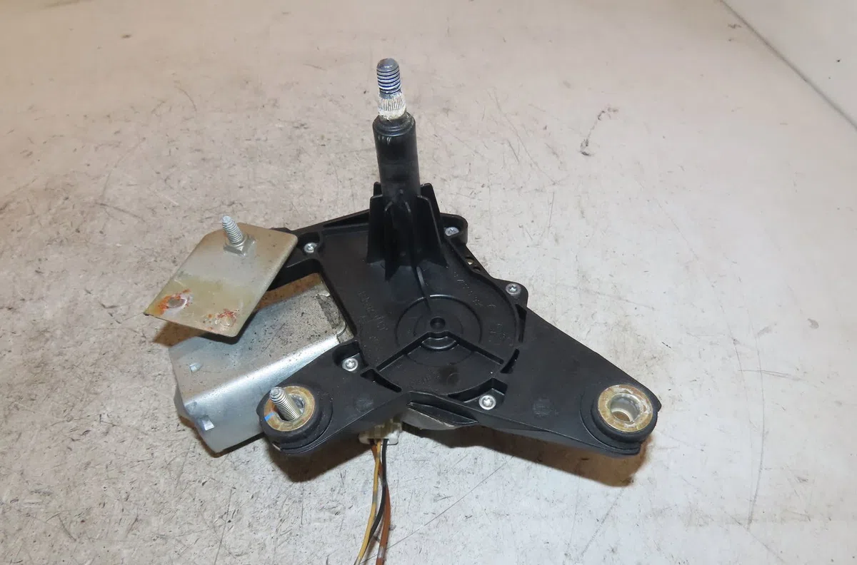 Moteur essuie-glace arrière Nissan MICRA III (K12) 1.2 16v (2003-2010) occasion