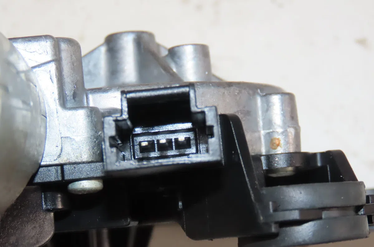 Moteur essuie-glace arrière Nissan MICRA V (K14) 1.0 (2016) occasion