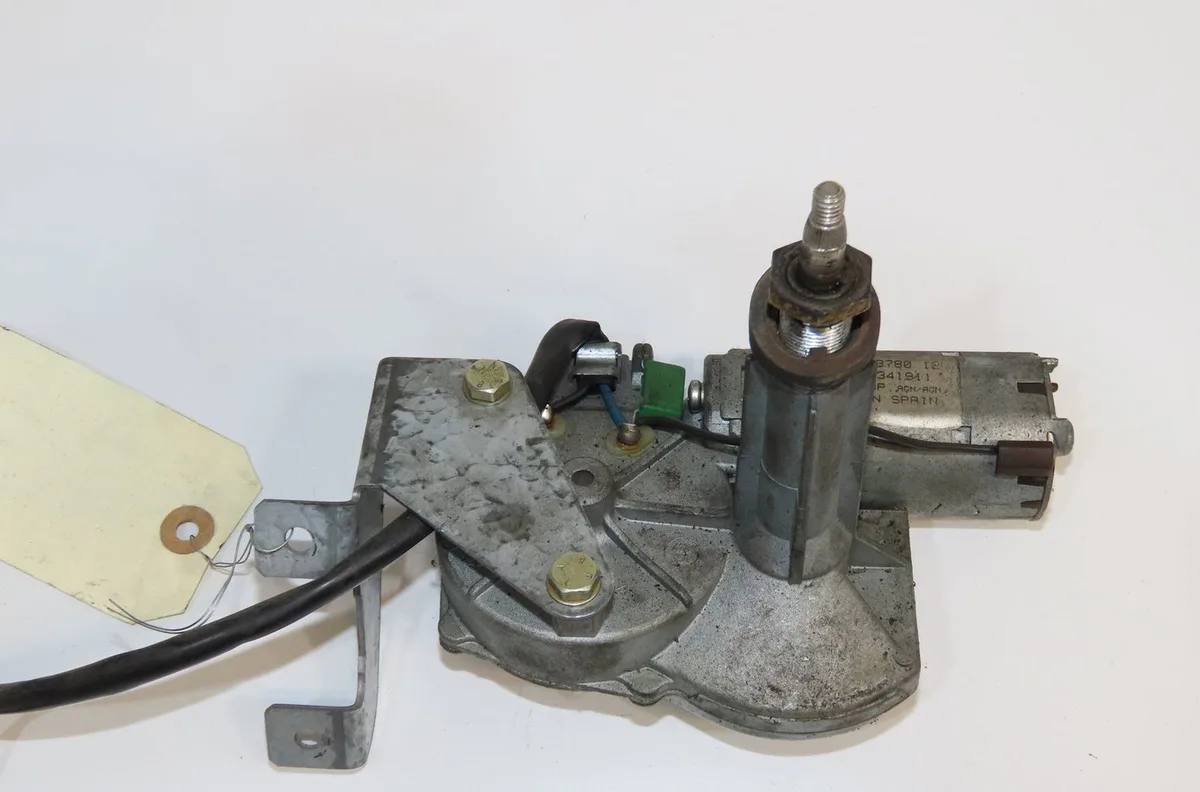 Moteur essuie-glace arrière Opel ASTRA F 3-5 portes (T92) 1.7 tds (f08, m08, f68, m68) (1991-1998) occasion