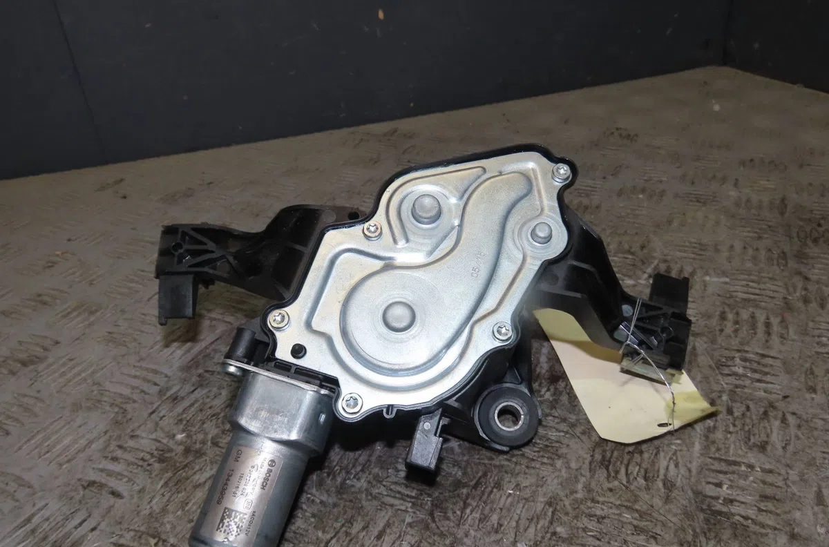 Moteur essuie-glace arrière Opel CORSA E (X15) 1.4 turbo (08, 68) (2014-2019) occasion