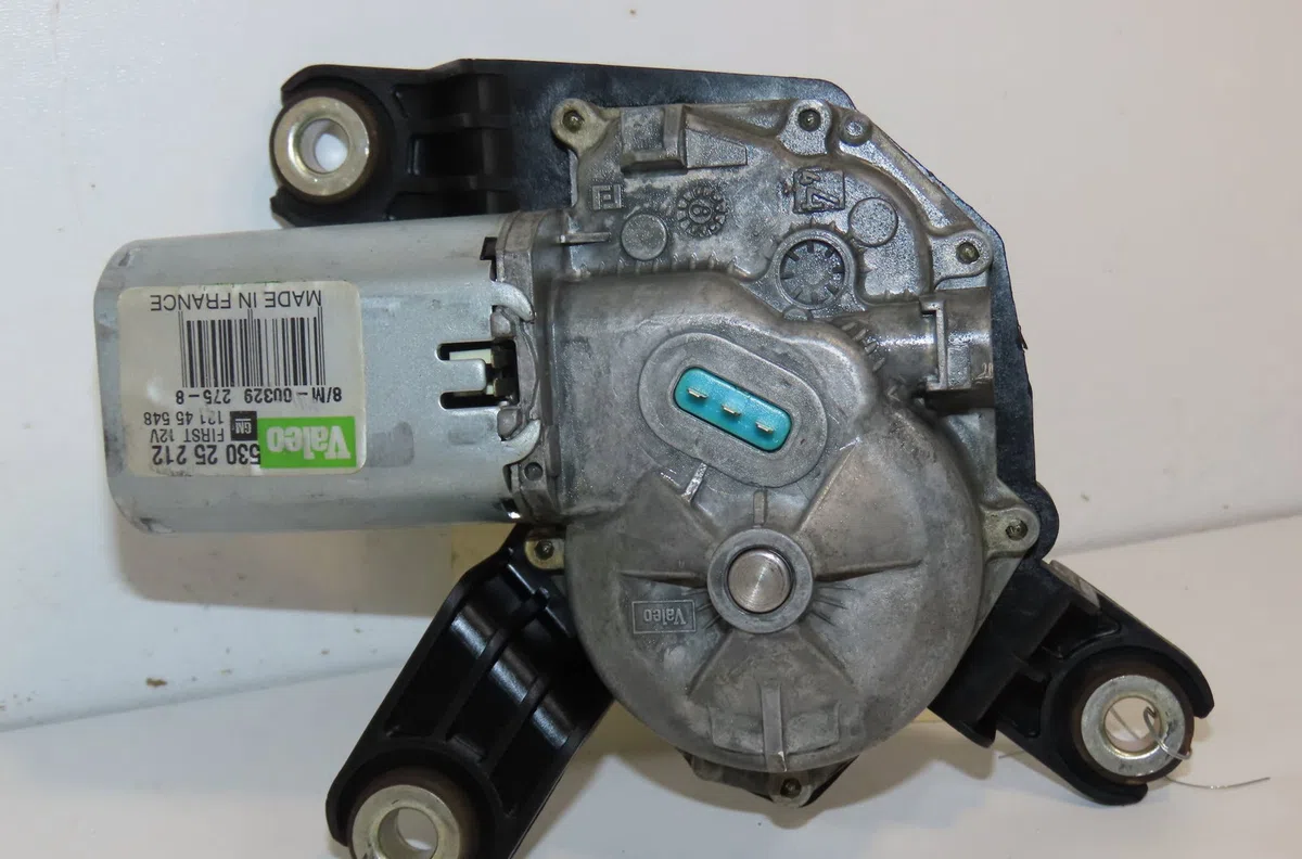 Moteur essuie-glace arrière Opel ZAFIRA - ZAFIRA FAMILY B (A05) 1.7 cdti (m75) (2008-2015) 5 portes occasion
