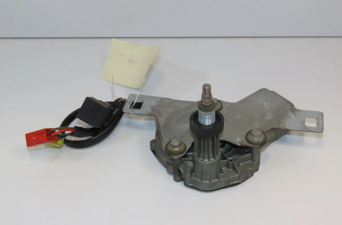 Moteur essuie-glace arrière Peugeot 106 II (1A_, 1C_) 1.5 d (1998-2004) 3 portes occasion