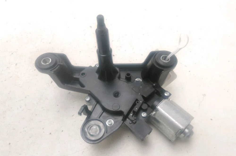Moteur essuie-glace arrière Peugeot 2008 II (UD_, US_, UY_, UK_) 1.5 bluehdi 110 (udyhsk) (2021) occasion