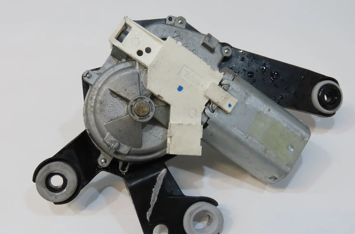 Moteur essuie-glace arrière Peugeot 206 (2L_, 2M_) 1.4 i (2010-2013) occasion
