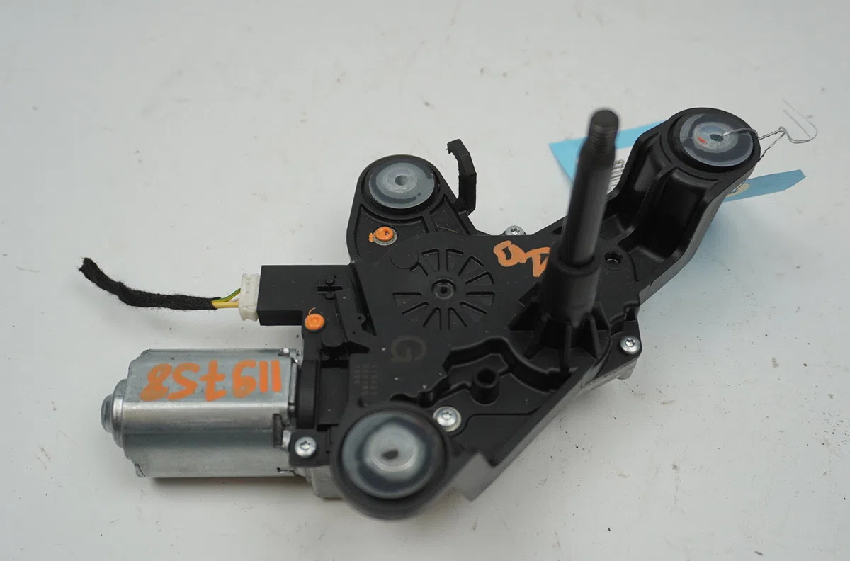 Moteur essuie-glace arrière Peugeot 3008 SUV (MC_, MR_, MJ_, M4_) 1.2 thp- puretech 130 (mrhnsm, mrhnsu, mrhnsj, mrhnyw,