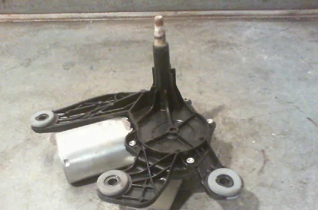 Moteur essuie-glace arrière PEUGEOT 307 Phase 1 04-2001--06-2005 occasion