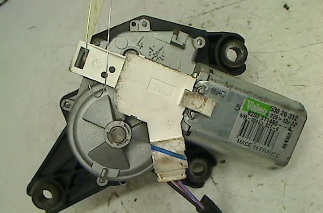Moteur essuie-glace arrière Renault CLIO III (BR0-1, CR0-1) 1.5 dci (c-br0g, c-br1g) (2005-2012) 5 portes occasion