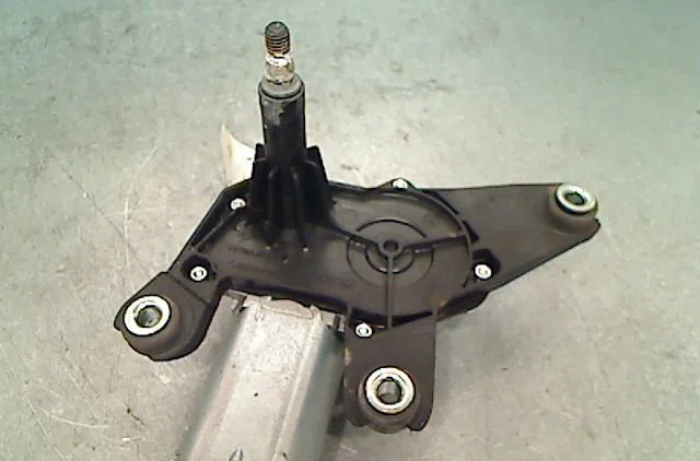 Moteur essuie-glace arrière RENAULT CLIO III Phase 1 09-2005--03-2009 occasion