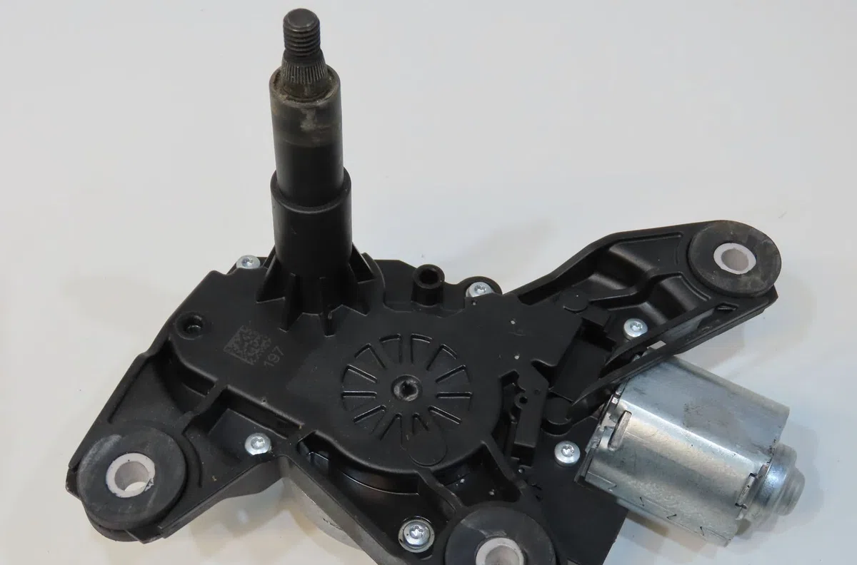 Moteur essuie-glace arrière Renault CLIO V (B7_) 1.0 lpg (b7mt) (2019) occasion