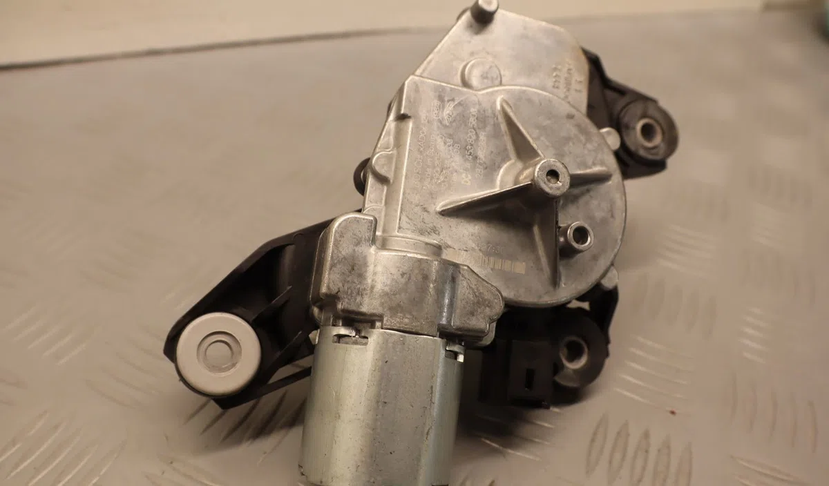 Moteur essuie-glace arrière Renault CLIO V (B7_) 1.6 e-tech 140 (b7mu) (2020) occasion