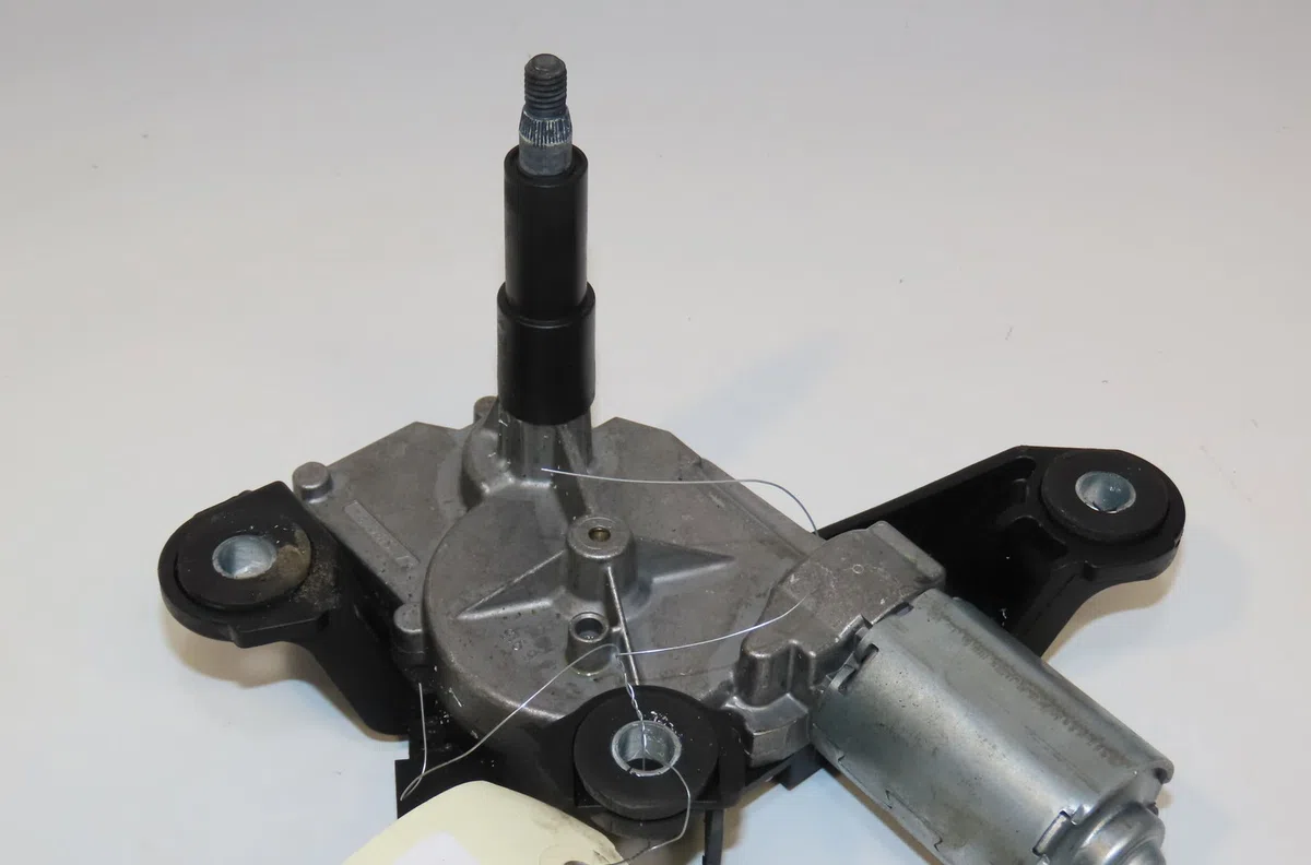 Moteur essuie-glace arrière Renault KANGOO - GRAND KANGOO II (KW0-1_) 1.5 dci 90 (kw05, kw08, kw0g, kw11) (2008) occasio