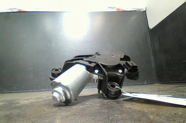 Moteur essuie-glace arrière Renault LAGUNA III Grandtour (KT0-1) 2.0 dci (kt07, kt0j, kt14, kt1a, kt1s) (2007-2015) occa