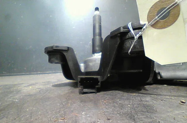 Moteur essuie-glace arrière Renault LAGUNA III Grandtour (KT0-1) 2.0 dci (kt07, kt0j, kt14, kt1a, kt1s) (2007-2015) occa