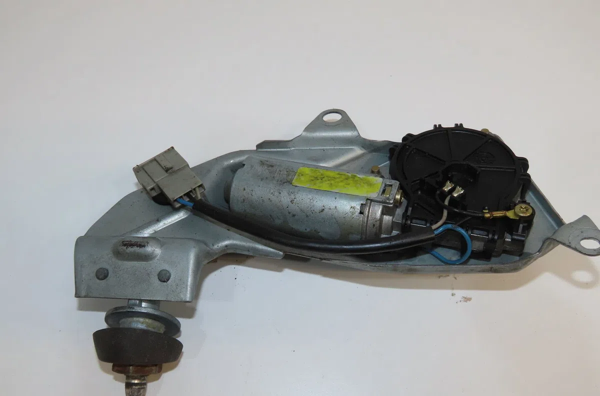 Moteur essuie-glace arrière Renault MEGANE I (BA0-1_) 1.4 16v (ba0d, ba1h, ba0w, ba10) (1999-2003) occasion