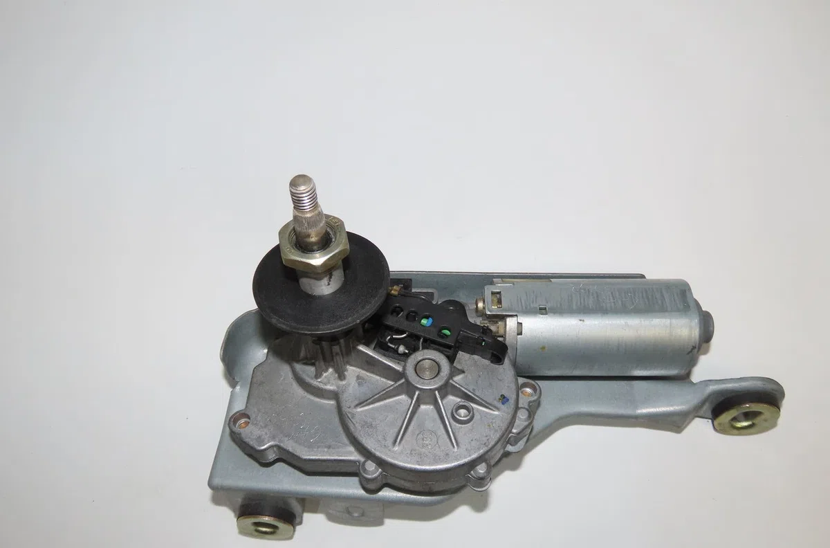 Moteur essuie-glace arrière Renault MEGANE I Coupé (DA0-1_) 1.6 16v (da0b, da04, da11) (1999-2003) 2 portes occasion