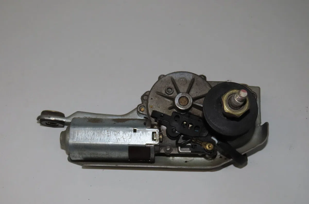 Moteur essuie-glace arrière Renault MEGANE I Coupé (DA0-1_) 1.9 dci (da05, da1f) (2001-2003) occasion