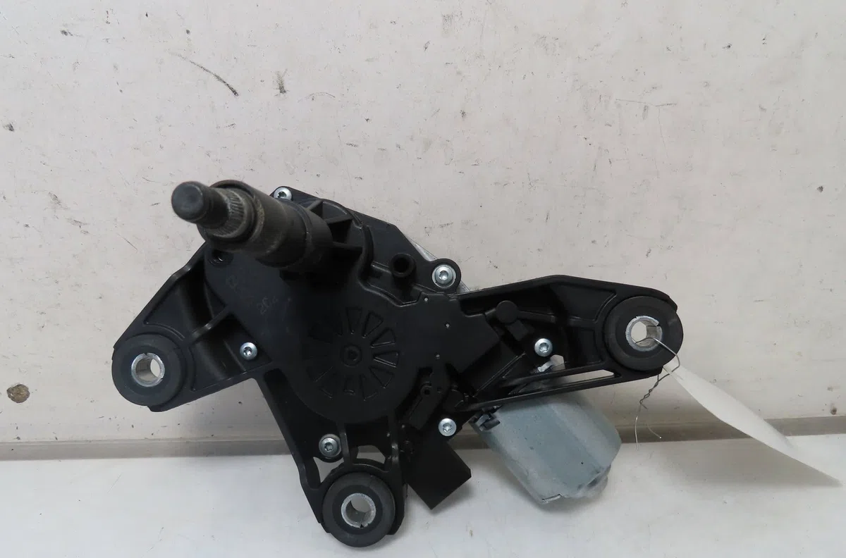 Moteur essuie-glace arrière Renault MEGANE IV Estate (K9A-M-N_) 1.5 blue dci 115 (k9a6) (2018) occasion