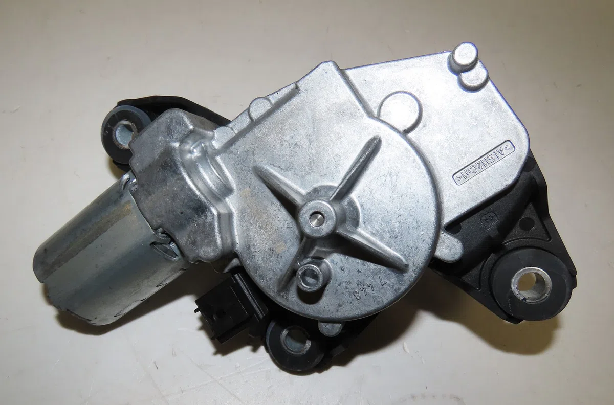Moteur essuie-glace arrière Renault MEGANE IV Estate (K9A-M-N_) 1.5 dci 110 (2016) occasion