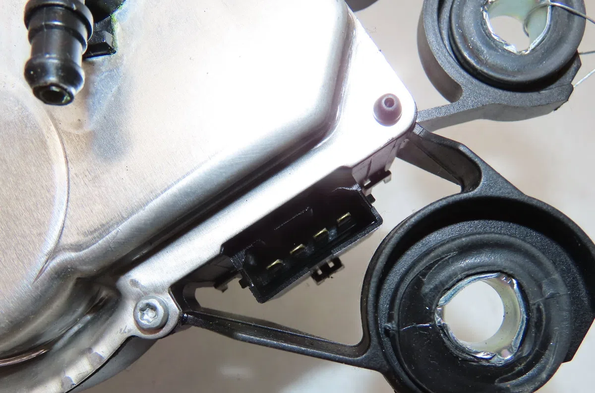 Moteur essuie-glace arrière Seat IBIZA IV (6J5, 6P1) 1.2 tdi (2010-2015) occasion