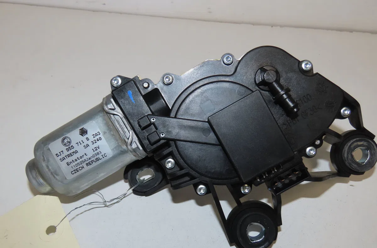 Moteur essuie-glace arrière Skoda YETI (5L) 2.0 tdi 4x4 (2009-2017) occasion
