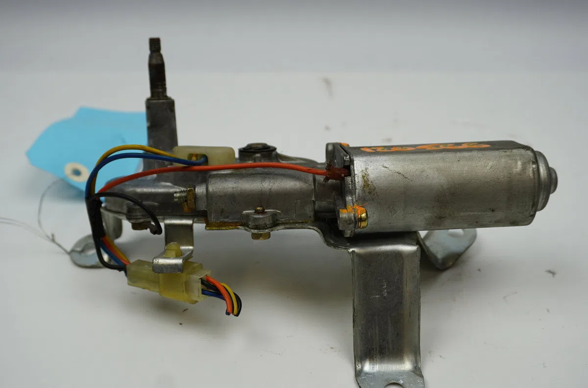 Moteur essuie-glace arrière Suzuki ALTO IV (EF) 1.0 (sh410) (1994-2002) occasion