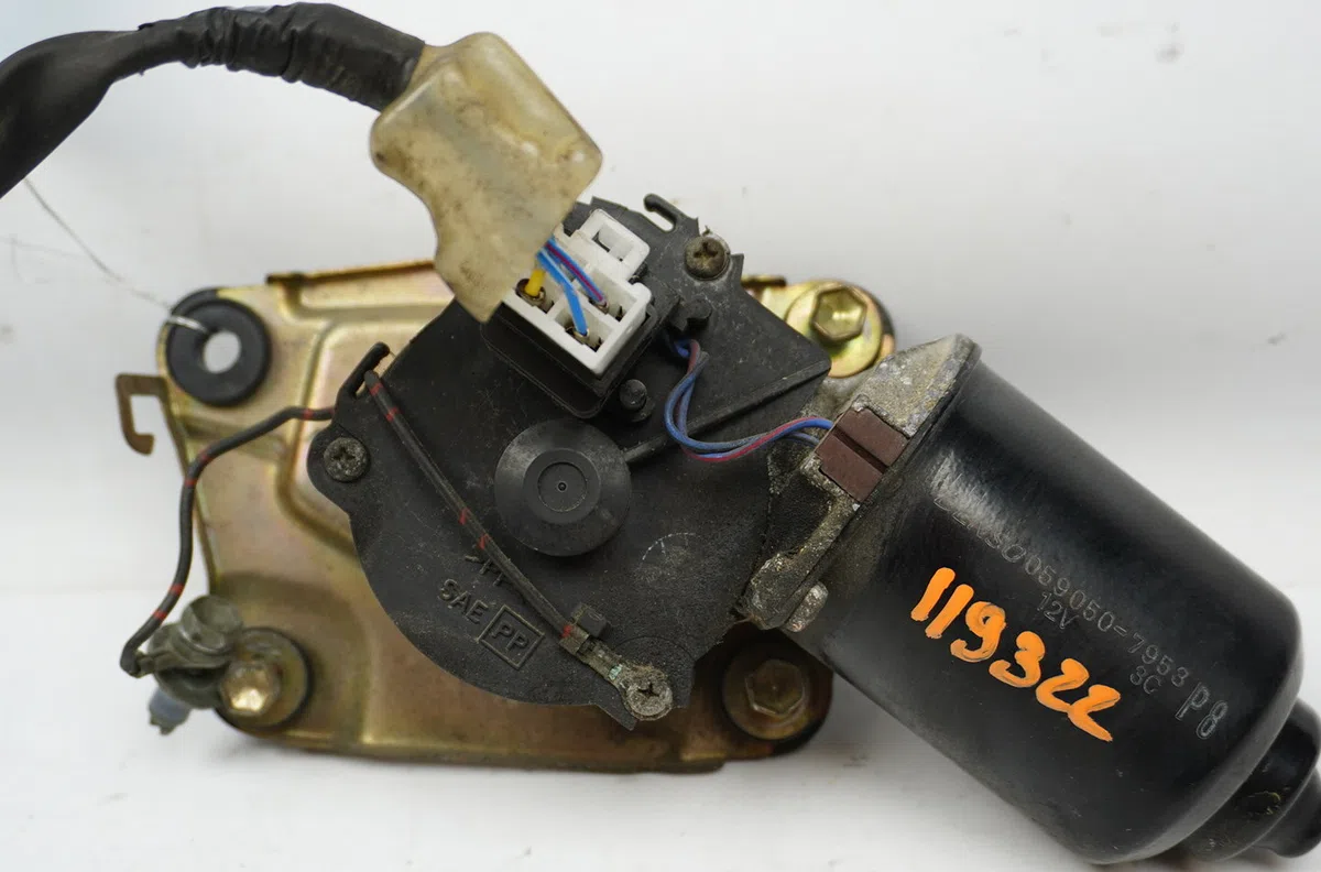 Moteur essuie-glace arrière Suzuki IGNIS I (FH) 1.3 4wd (rg413) (2000-2003) occasion