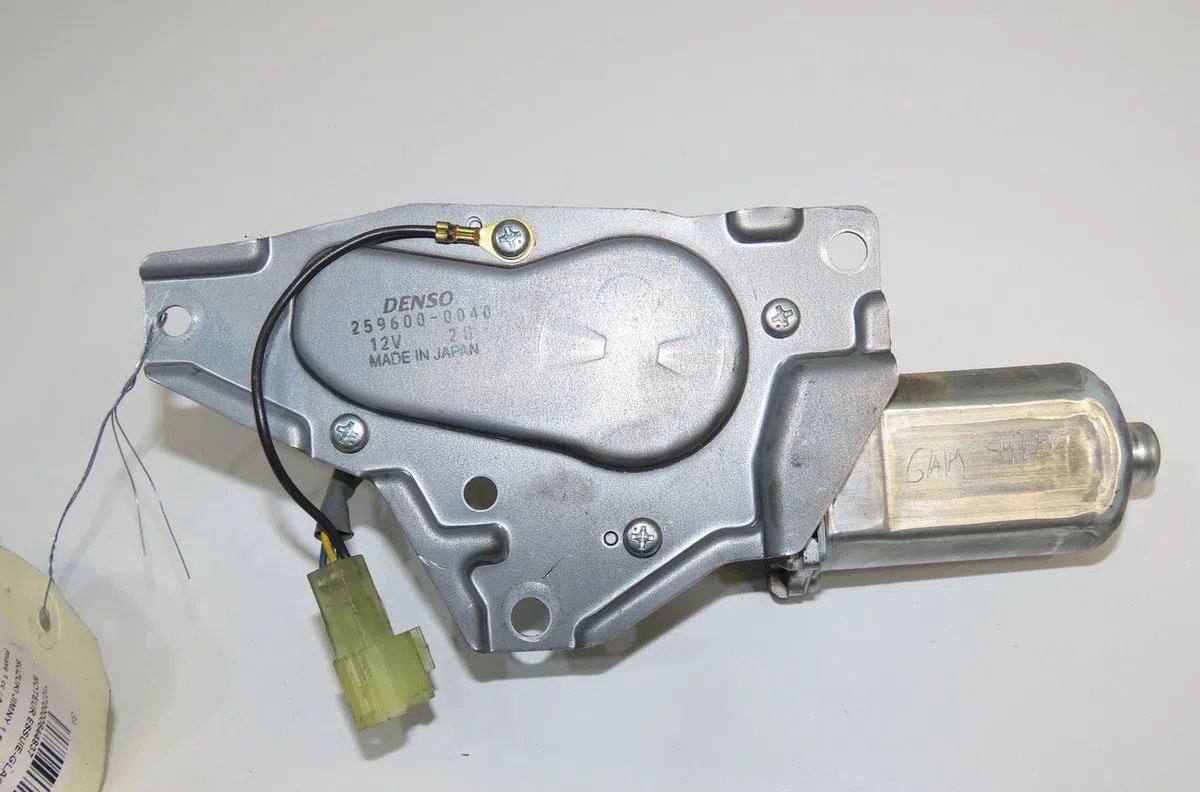 Moteur essuie-glace arrière Suzuki JIMNY Véhicule tout terrain fermé (SN) 1.5 ddis 4wd (sn415d) (2003) occasion