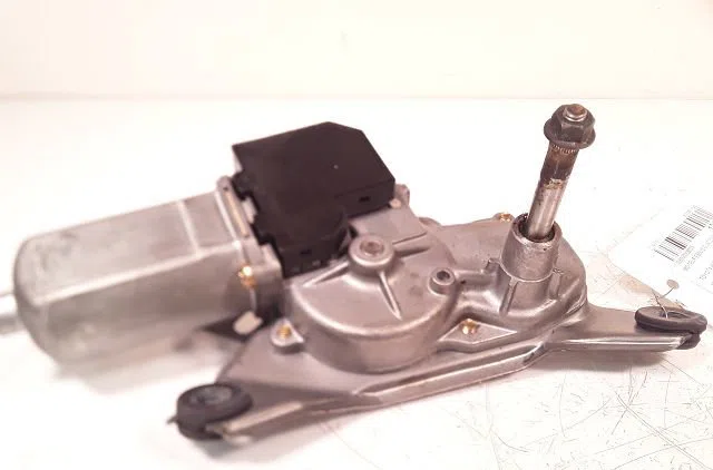 Moteur essuie-glace arrière Toyota AVENSIS VERSO (_M2_) 2.0 d (clm20_) (2001-2005) occasion