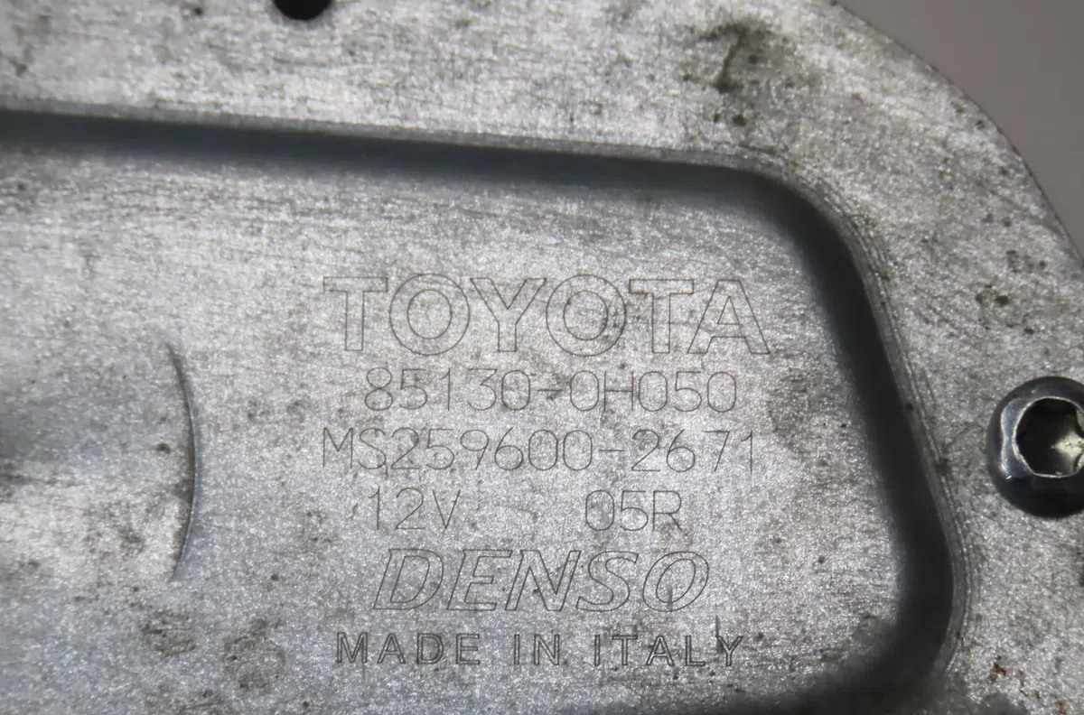 Moteur essuie-glace arrière Toyota AYGO (_B4_) 1.0 (kgb40) (2014) occasion