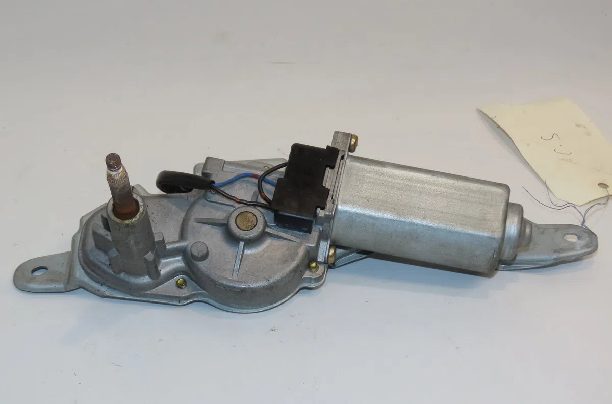 Moteur essuie-glace arrière Toyota YARIS (_P1_) 1.3 (ncp10_, scp12_) (1999-2005) occasion